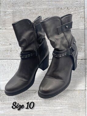 Relativity Grey Slouchy Moto Boots – Faux Leather with Buckle & Chain Accents 10
